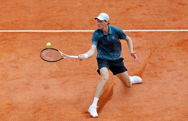 Sinner Claims Confident Victory in Monte Carlo