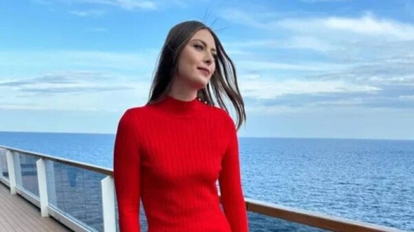 Мария Шарапова присутствует на церемонии награждения по итогам гонок Формулы-1 в Монако